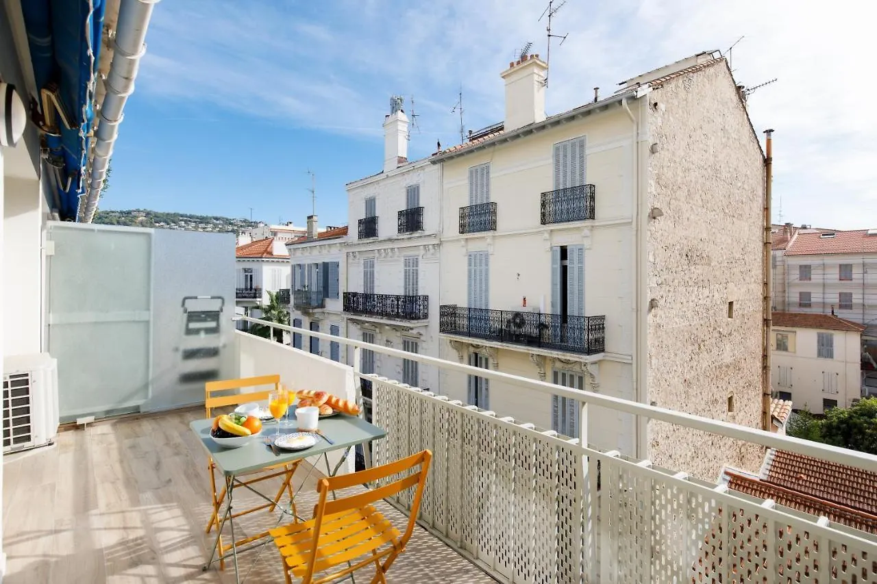 Palladium 148 Yourhosthelper Cannes France